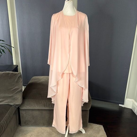 Women’s Pink Chiffon 3 Piece Formal Pant Suit Set Mother of the Bride Size 4 NWT